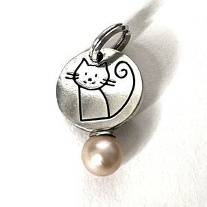 Vantel Pearls | Cat’s Meow Pearl Charm | Sterling Silver | 2017 Catalog